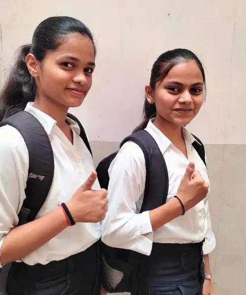 Girl Students at Eduspirit Defence Academy- Best NEET Classes In Pune